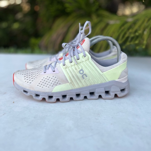 On Cloud Running Shoes Womens Size: 8.5 - Picture 5 of 7